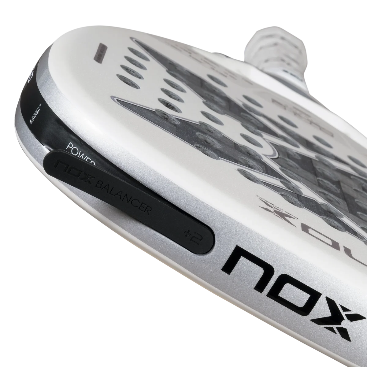 nox-at10-genius-attack-12k-2026-padelschlaeger-agustin-tapia-4